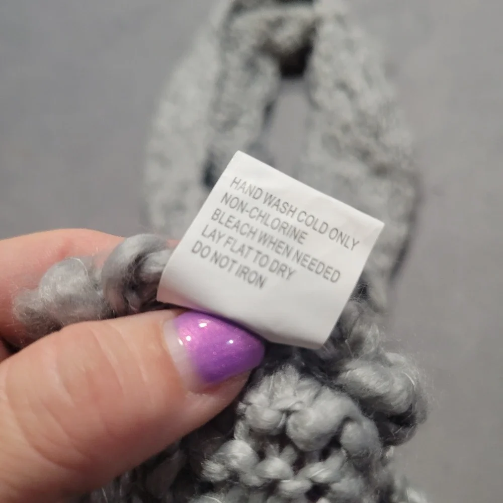 Hobby Lobby Infinity Scarf Women Gray Cable Knit Chunky Winter Cozy Preppy‎